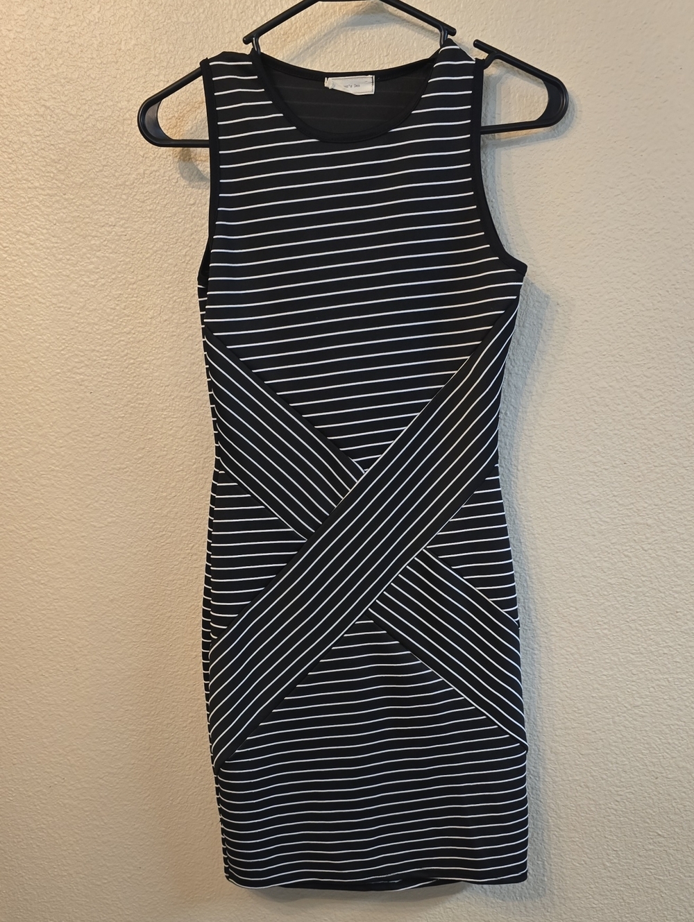 Aran's Den Black & White Striped Sleeveless Sheath Dress